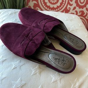 Life Stride Soft System Plum Maroon Suede Slip On Flats Mules Size 8.5